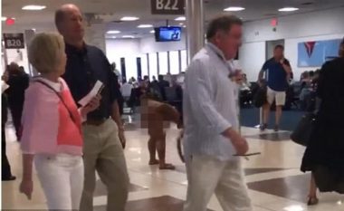 E zhveshur nëpër aeroport duke bërë zhurmë, një femër tregon se nuk brengoset aspak (Video)