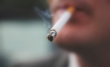 Hyjnë në fuqi ligjet kundër duhanit, ndalesa të mëdha për përdoruesit (Foto)