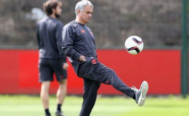 Mourinho: Shefat e Unitedit i dinë emrat e lojtarëve që i dua për sezonin e ri