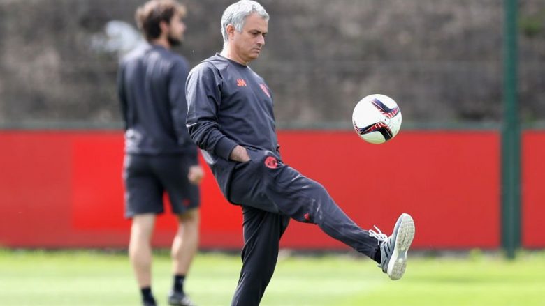 Mourinho: Shefat e Unitedit i dinë emrat e lojtarëve që i dua për sezonin e ri