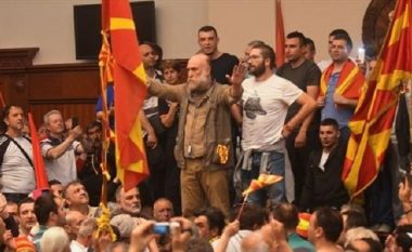 Apeli lë në paraburgim shtatë persona të përfshirë në dhunën e 27 prillit në Kuvendin e Maqedonisë
