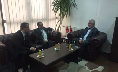 Ambasadori Thimonier vizitoi PDSH-në, u prit nga Menduh Thaçi