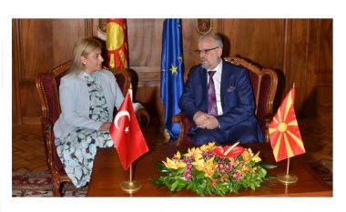 Talat Xhaferi takoi Ambasadoren turke në Shkup, Tülin Erkal Kara, biseduan për marrëdhëniet dypalëshe