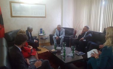 Ahmeti në takim me përfaqësuesit diplomatik të vendeve të BE-së, diskutojnë për situatën politike në vend