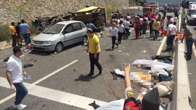 Në aksident trafiku në Turqi humbin jetën 20 persona