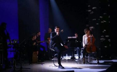 Staf prej 100 personave arrin në Prishtinë për koncertin e Alban Skenderajt (Foto)