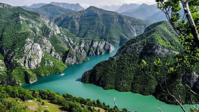 The Guardian, me shkrim për turizëm: Shqipëria lë shumë pas Serbinë!