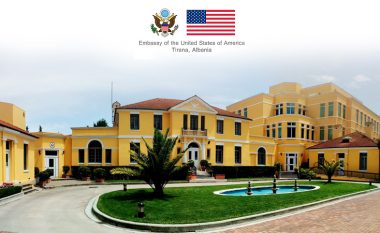 Ambasada Amerikane: Shmangni protestën e 13 majit