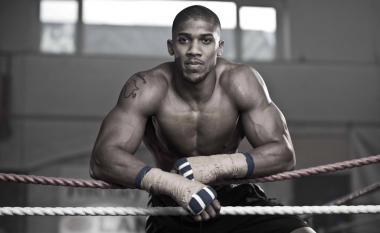 Joshua ndër sportistët britanikë me fitimet më të mëdha: Vetëm katër sportistë gjenden para boksierit