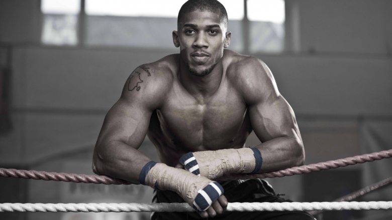 Joshua ndër sportistët britanikë me fitimet më të mëdha: Vetëm katër sportistë gjenden para boksierit