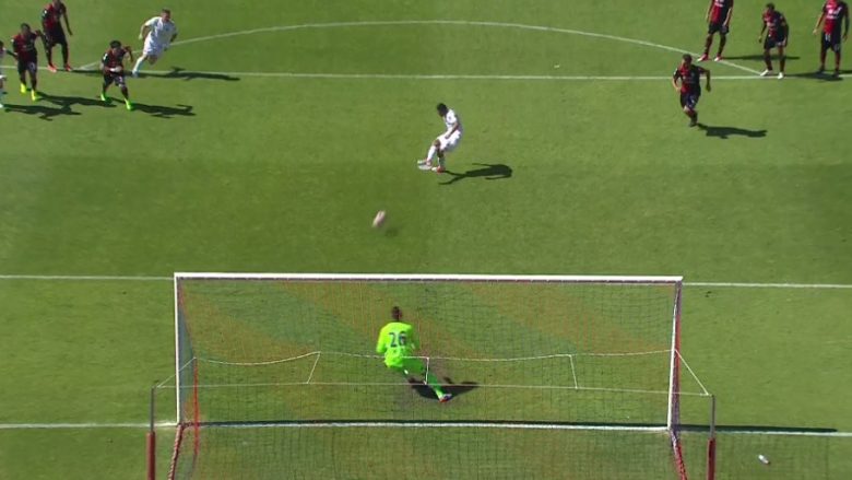 Portieri i Cagliarit ia pret penalltinë Baccas (Video)