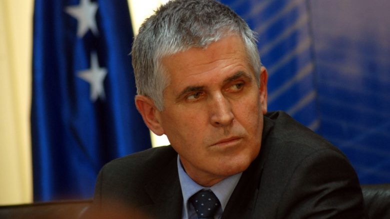 Ambasada e Kosovës në Tiranë hap librin e zisë për ish-kryeministrin Rexhepin