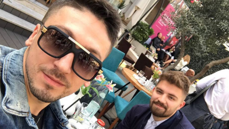 Damiano me celular në Big Brother, Veseli e informonte atë (Foto)