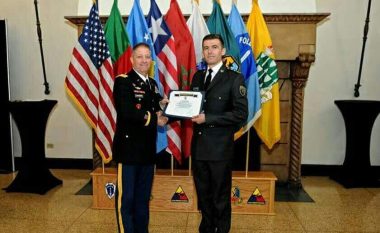 Kapiteni i FSK-së shpallet oficeri më i mirë ndërkombëtar në SHBA