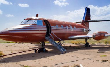 U shit aeroplani i Elvis Presleyt për 430 mijë dollarë (Foto)