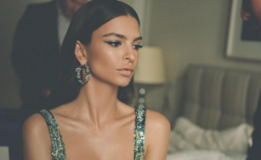 Emily Ratajkowski provokon duke u rrezitur “topless” (Foto)