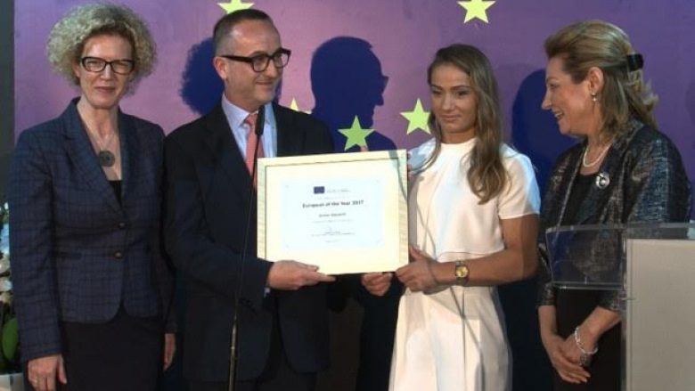 Erzen Shkololli fitues i çmimit “Evropiani i Vitit” në Kosovë