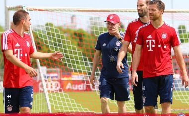 Bayern Munich përshëndet mes emocioneve legjendën Philipp Lahm dhe Xabi Alonson pas treningut të fundit (Foto/Video)