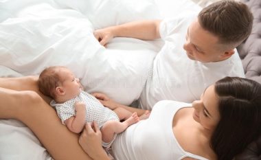 Respektoni këto pesë rregulla, që të keni lidhje të mirë pas lindjes së fëmijës
