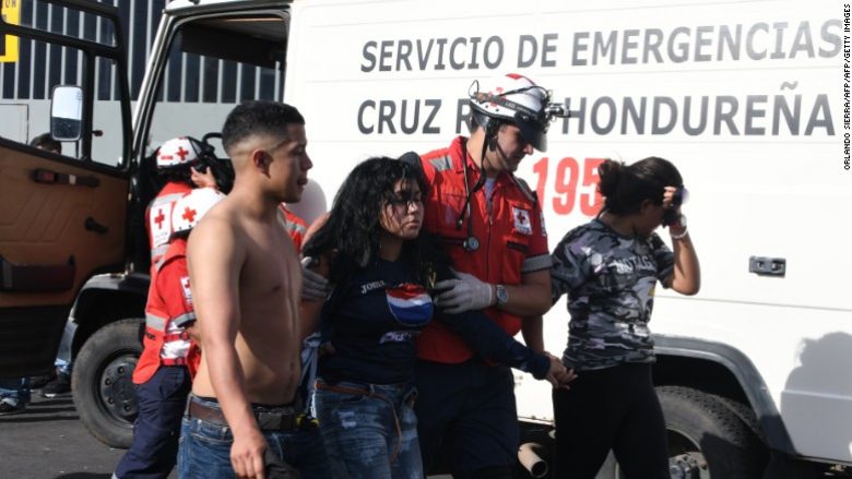 Tragjedi në ndeshjen e futbollit në Honduras, katër të vdekur e 40 të plagosur në festën e titullit (Foto)