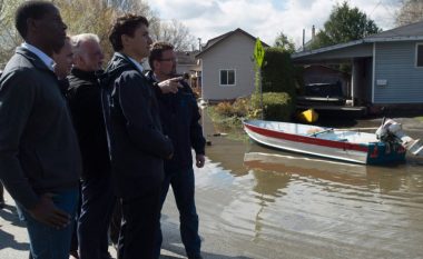 Përmbytjet në Kanada, Trudeau me helikopter mbi zonë (Foto/Video)