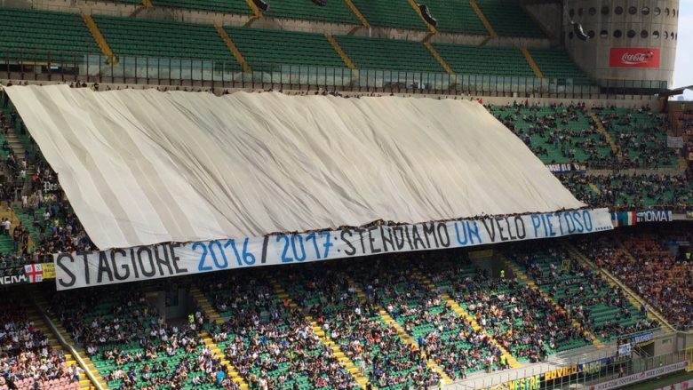 Tifozët e Interit braktisin stadiumin, ofendojnë futbollistët dhe skuadrën (Foto)