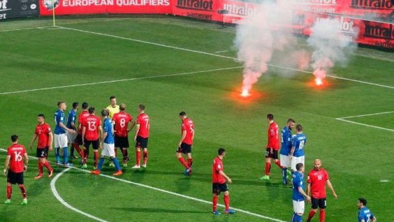 Italia u ndalon për 5 vjet hyrjen në stadiume 70 tifozëve shqiptarë