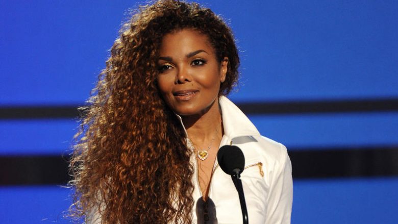 Janet Jackson rikthehet në turne, merr me vete të birin katër muajsh (Foto)