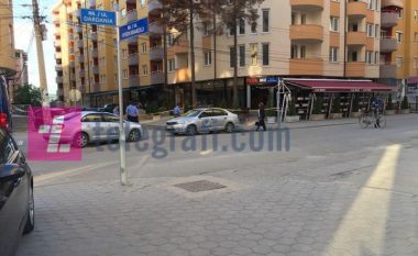 Fushë Kosovë, policia bllokon rrugën për mjet të dyshimtë, në çantë gjen një kukull (Foto)
