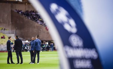 Lojtarët testojnë fushën, pritet super ndeshje në Stade Louis II (Foto)