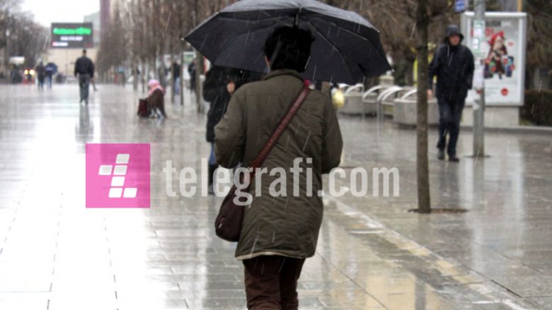 Shiu i rrëmbyeshëm kaplon qytetin e Shkupit