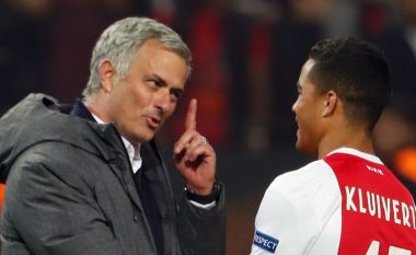 Televizioni holandez zbulon bisedën mes Mourinhos dhe Kluivertit, portugezi e quajti “i veçantë” dhe i premtoi transferimin te Unitedi