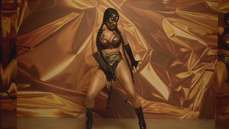 Nicki Minaj si vet ‘djalli’, me skena të nxehta në klipin e ri me David Guettan dhe Lil Waynen (Foto/Video, +16)