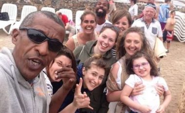 Në radhë për selfie me sozinë e Barack Obama (Foto)