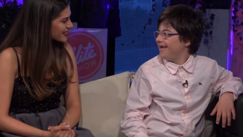 Pajtesa e ‘Çka ka shpija’ befason 11-vjeçarin me sindromën ‘Down’ (Video)