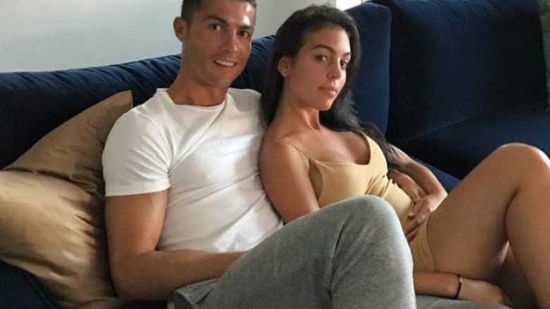 E dashura e Ronaldos shfaqet me bark të fryrë: CR7 po bëhet baba për herë të dytë? (Foto)