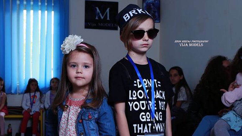 “Prishtina Fashion Kids” bashkon fëmijët të cilët përjetojnë ndjenjën e një sfilate të vërtetë