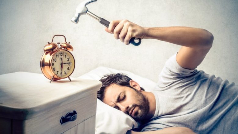 Kjo këshillë efektive do t’ju ndihmojë të zgjoheni shumë lehtë në mëngjes