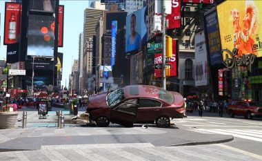 New York, shoferi që përplasi këmbësorët akuzohet për vrasje