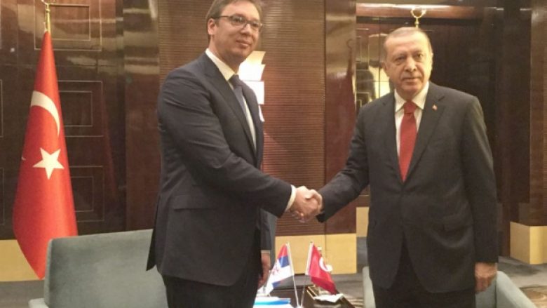 Erdogani dhe Vuçiqi flasin për bashkëpunimin ekonomik Turqi-Serbi