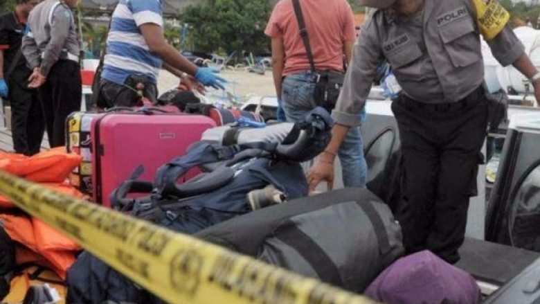 Zjarr në një traget në Indonezi, vdesin 5 persona