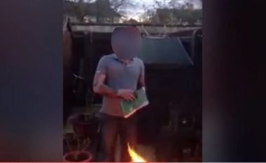 Filmon veten duke djegur Kuranin, policia arreston dy persona (Video)
