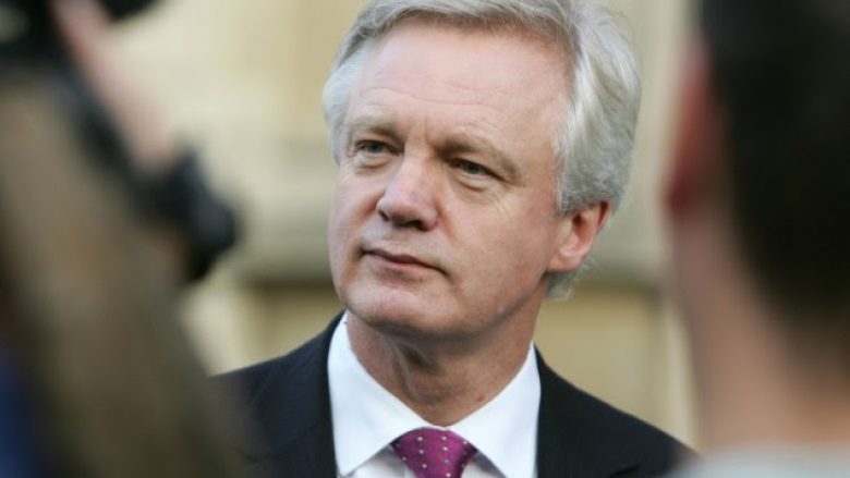 Davis: Zgjedhjet nuk do të ndryshojnë planin e Brexit