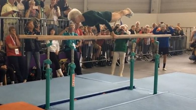 Gjyshja 91-vjeçe lë të gjithë gjimnastët gojëhapur me akrobacitë që i bën (Foto/Video)
