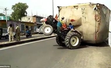 Kjo është arsyeja pse kurrë nuk duhet të mbingarkohet rimorkioja e traktorit (Video)