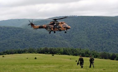 Rrëzohet një helikopter në Turqi, 13 ushtarë të vdekur
