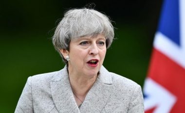 May: Kufiri mes Britanisë dhe BE-së të mos jetë i dukshëm