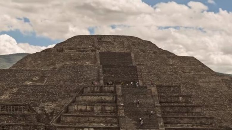Piramida më e madhe në botë nuk gjendet në Egjipt dhe askush nuk e di se kush e ka ndërtuar (Video)