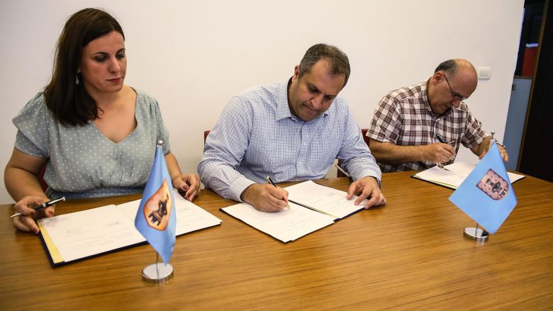 Komuna e Prishtinës nënshkroi Memorandum Mirëkuptimi me shoqatat “Down Syndrome Kosova” dhe “Autizmi”