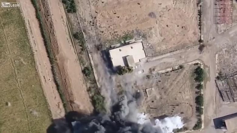 Kamikazi i ISIS-it hedh veten në erë, dhjetëra luftëtarë kurdë e pësojnë keq – pamjet rrëqethëse filmohen me dron (Video, +18)